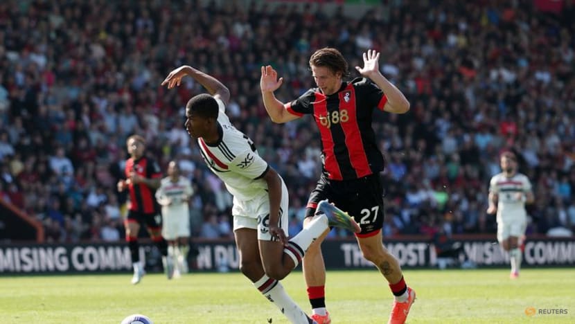 Hojlund late goal salvages draw for Man Utd at Bournemouth