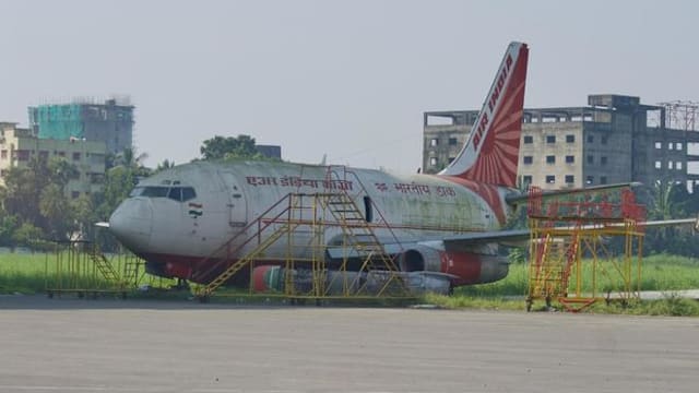 印航客机遗失13年没发现 原来滞留加尔各答机场生青苔