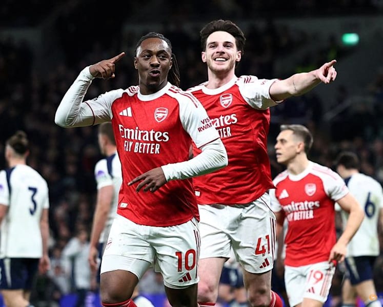 Eze's derby double gets Arsenal title bid back on track