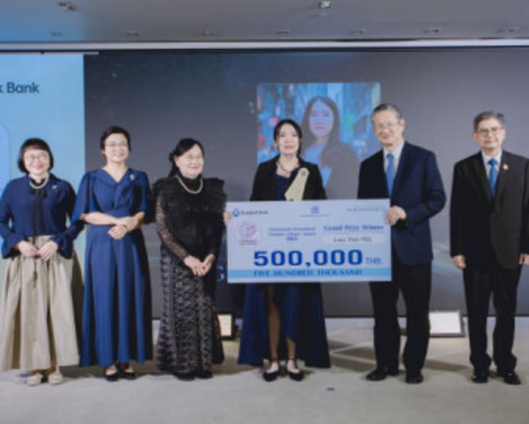 Lau Yee-Wa Wins First Chommanard International Literary Award