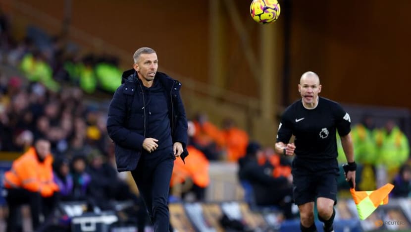 Ten-man Liverpool salvage draw, Arsenal held, Forest go fourth