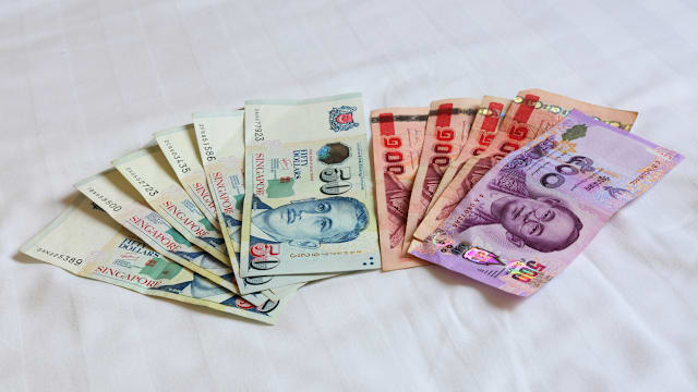 金价与美元左右泰铢走势 1新元或升至26泰铢