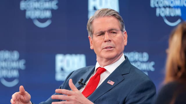 美国财长：15%全球关税预计本周生效