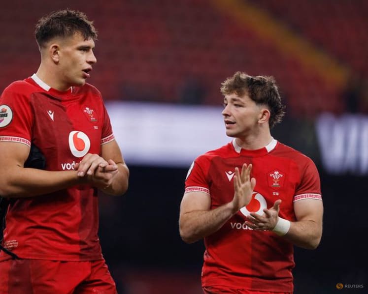 Wales change three as Edwards returns at flyhalf for Ireland showdown