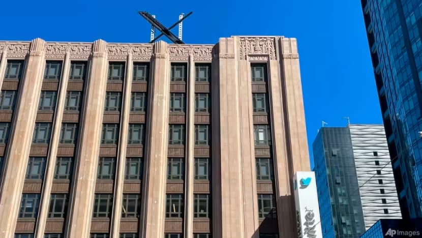 Pemasangan logo baharu di bangunan Twitter dapat bantahan pihak berkuasa California