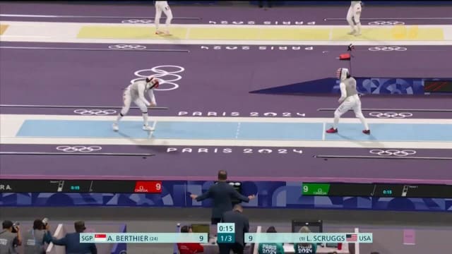 我国击剑女将以13比15败给美国对手