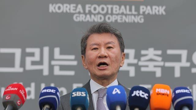 韩国足球协会会长郑梦奎提交辞呈