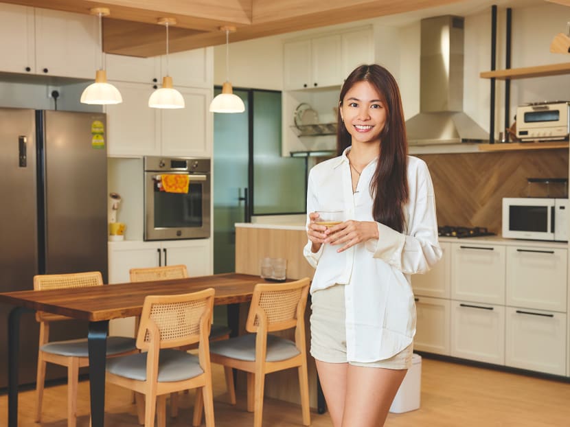 Actress Khaw Xin Lin Spent $100K To Turn Her Punggol 5-Room Flat, “One Of The Most Expensive In The Area”, Into Winnie The Pooh-Accented Farmhouse