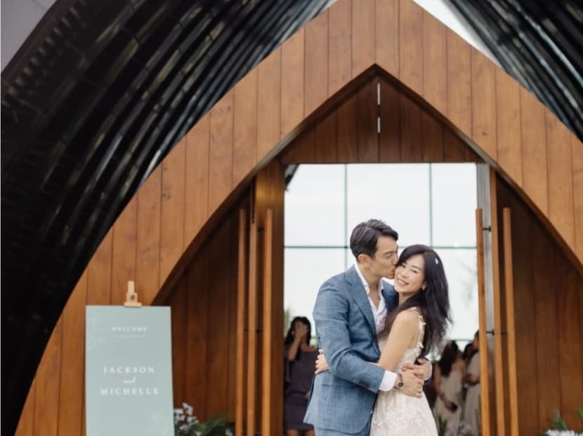 Singaporean host-actress Michelle Chia marries former actor Jackson Tan Singaporean host-actress Michelle Chia marries former actor Jackson Tan