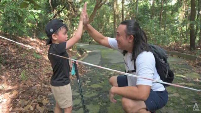 为登顶珠峰大本营勤加苦练 五岁男童盼打破本地纪录 