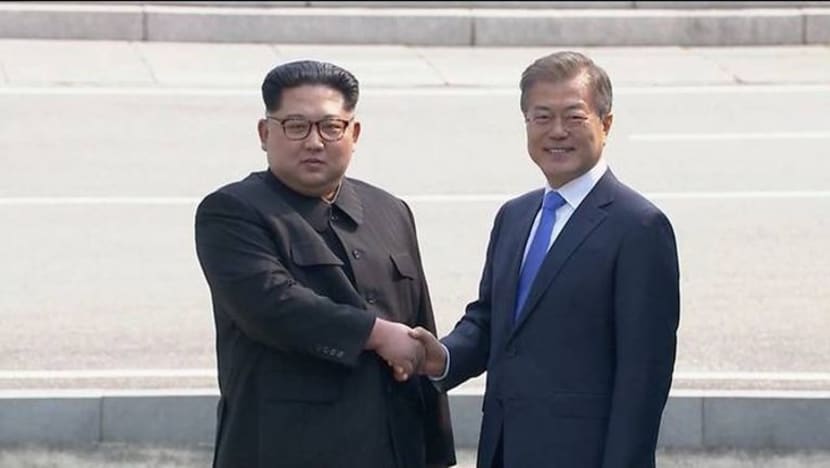 Kim, Moon bertemu di sidang puncak bersejarah Korea