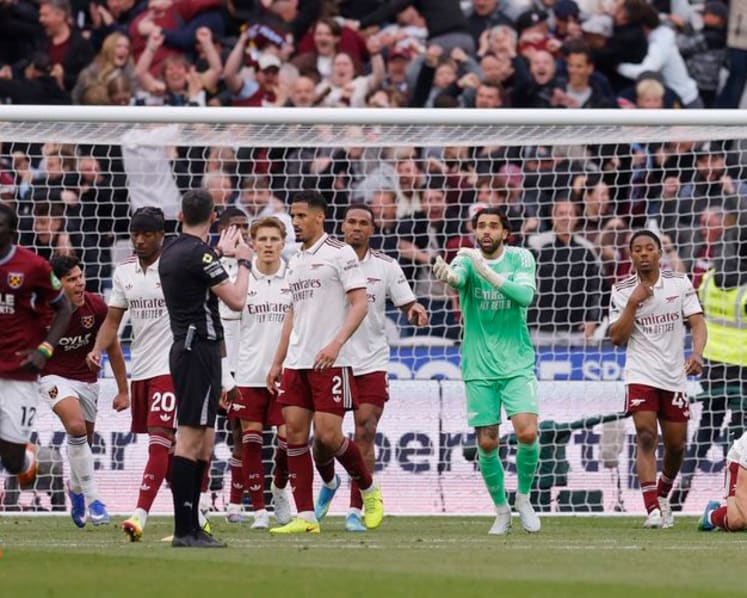 Disallowing West Ham equaliser against Arsenal was right, says referees chief