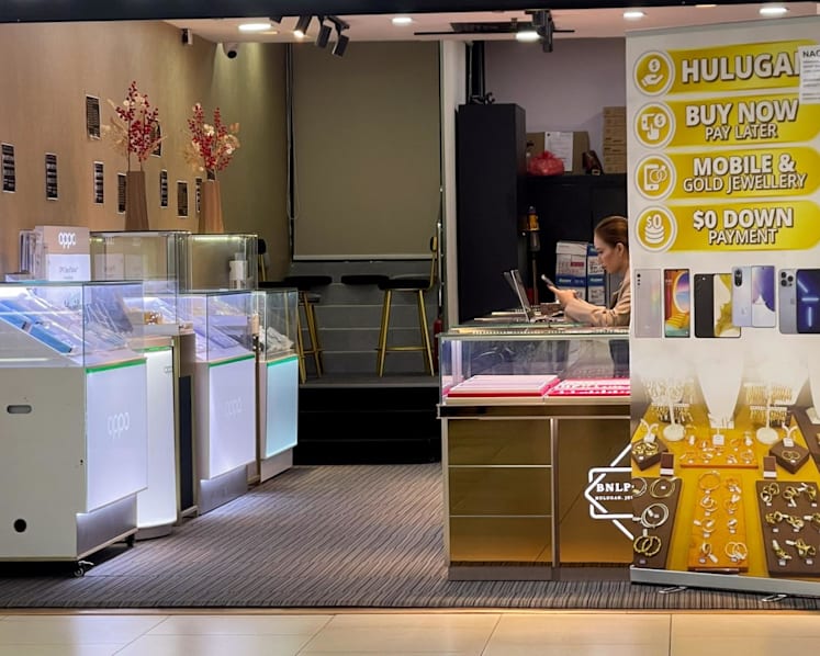 Easy targets? Maids enticed by Lucky Plaza jewellers' 'S$0 upfront' deals buy gold to pawn for cash; some struggle to repay debts