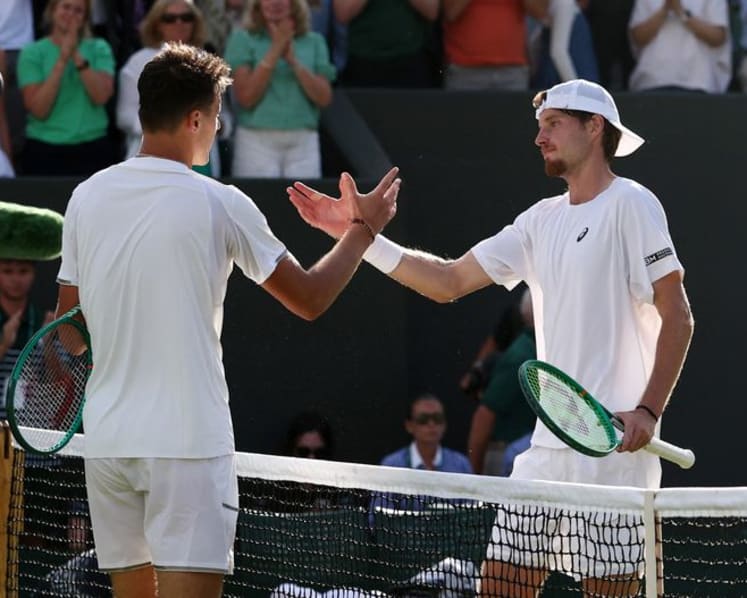 Mensik survives five-set firefight with British wildcard Samuel