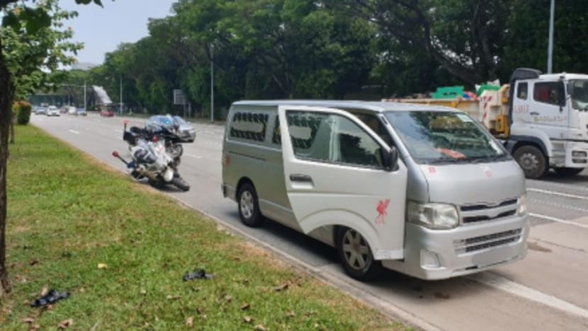Police officer bit on the arm while trying to detain driver who allegedly failed to stop for checks Police officer bit on the arm while trying to detain driver who allegedly failed to stop for checks