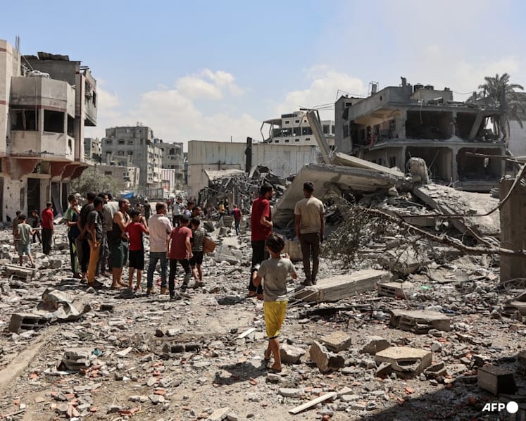 Israel warns Hamas to surrender or face 'annihilation'
