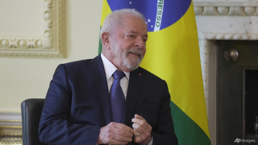 In London, Brazil's Lula calls for efforts to free Assange In London, Brazil's Lula calls for efforts to free Assange