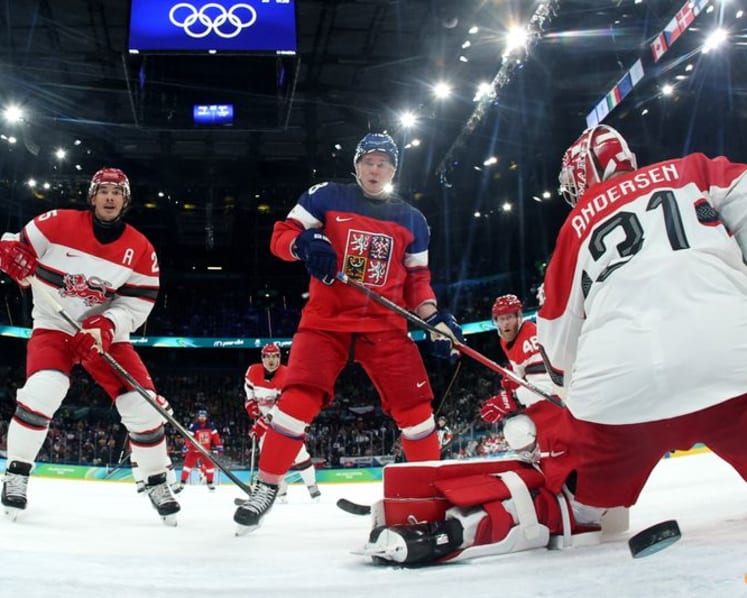 Ice hockey-Czechs set for 'biggest game' against Canada in quarter-finals