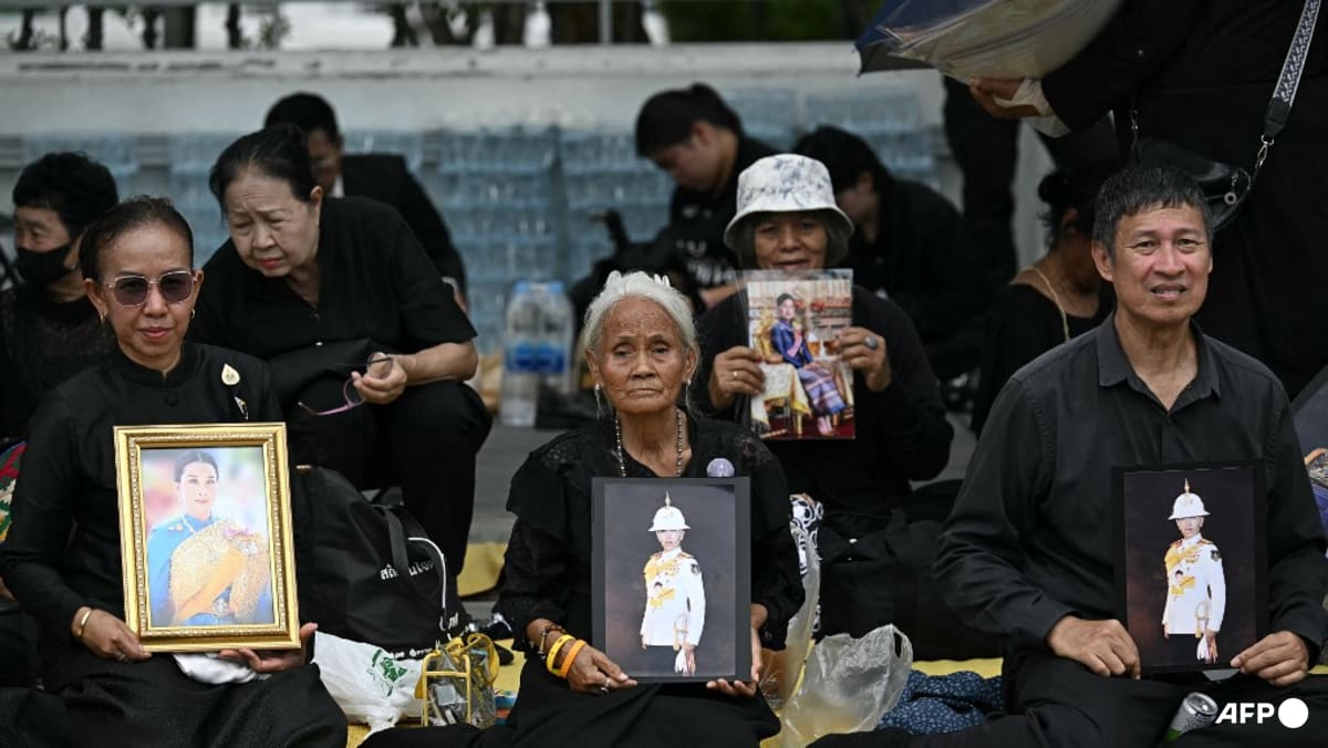 Ribuan Pelayat Iringi Jenazah Putri Raja Thailand: Duka Mendalam di Tengah Ketidakpastian Suksesi