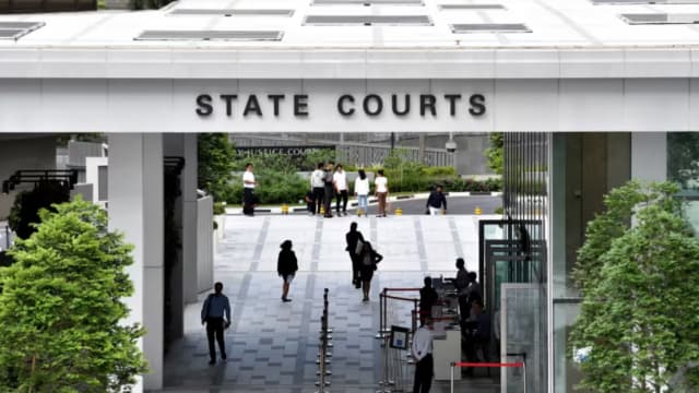 偷拍房东母女洗澡换衣 男房客被判监19个月