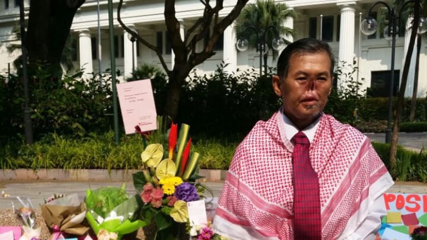 Singaporeans offer their well-wishes to former MM Lee Kuan Yew