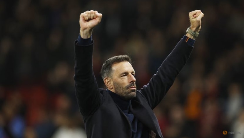 Chelsea pose tough test for Nistelrooy as Man Utd wait for Amorim Chelsea pose tough test for Nistelrooy as Man Utd wait for Amorim