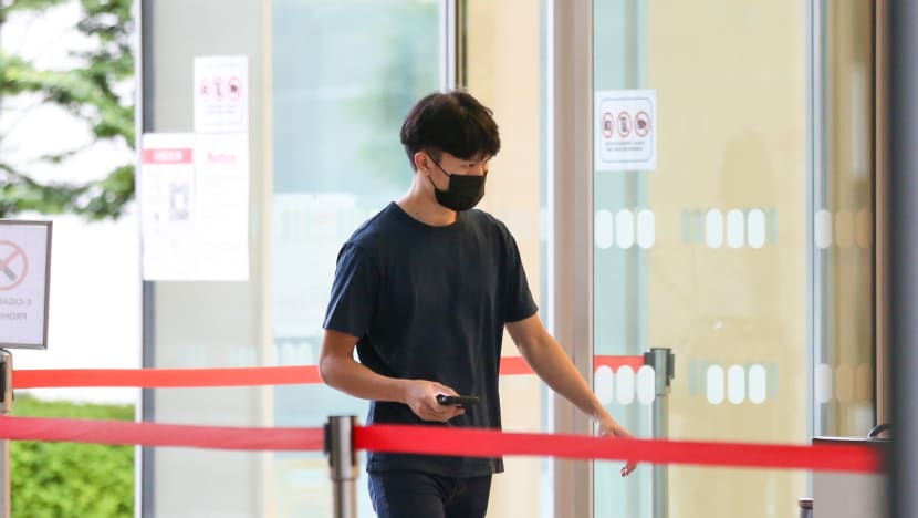 Youth posed as luxury watch seller to rob man of S$50,000, used penknife to slash his face