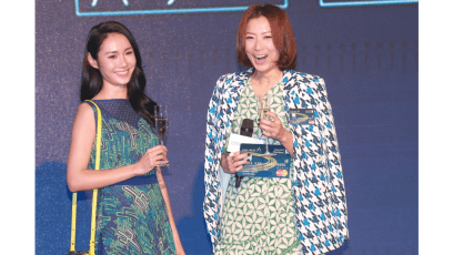 Sammi Cheng Uses Secondary Cards to Satisfy Andy Hui