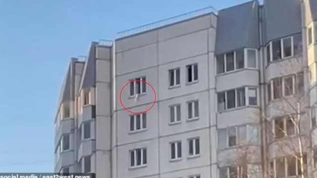 俄罗斯幼童高层坠落 两名护士用外套接住保命