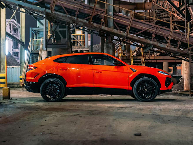 Lamborghini’s first hybrid SUV: Why the Urus SE outclasses the competition