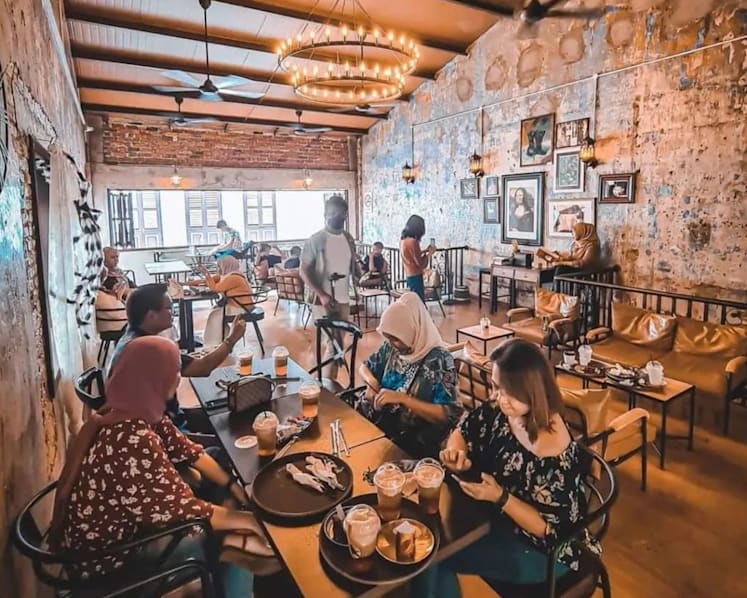 Eat your way through Ipoh: Harry Potter cafe, vending machine salted chicken, delicious dim sum and more