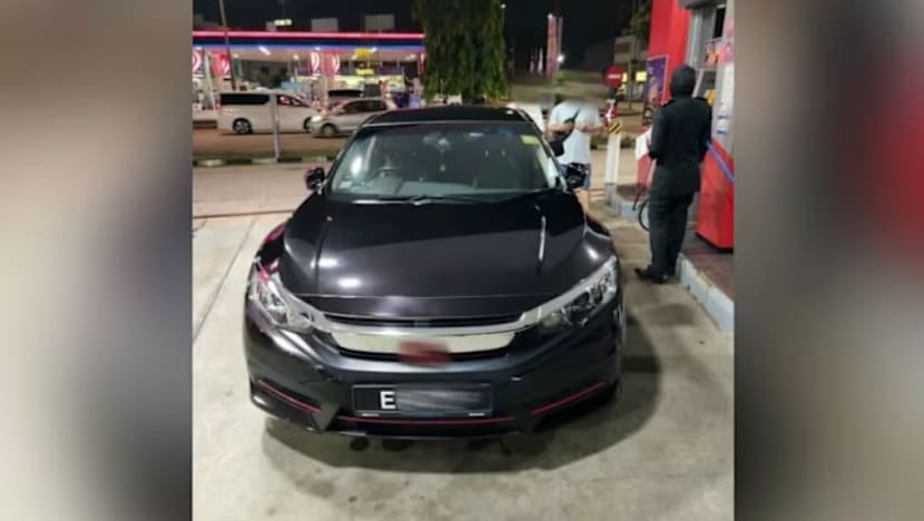 மலேசியாவில் RON95 பெட்ரோல் நிரப்பிய சிங்கப்பூரருக்கு $6,300 அபராதம்
