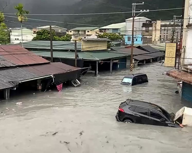 New flood fears spook evacuees after Super Typhoon Ragasa kills 17 in Taiwan