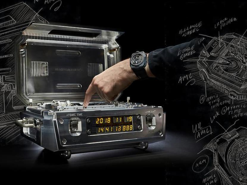 Million-dollar time machines: An atomic clock that syncs with your wristwatch Million-dollar time machines: An atomic clock that syncs with your wristwatch