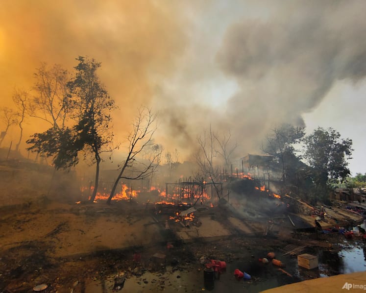 Fire hits crowded Rohingya refugee camp in Bangladesh