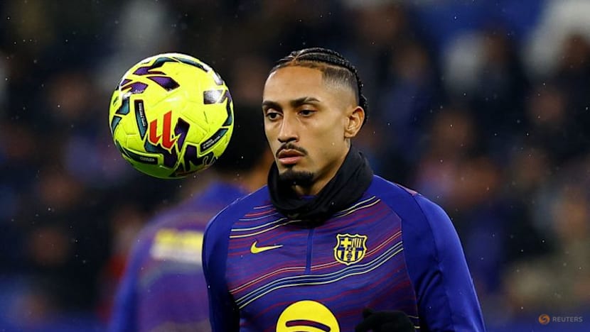 Barcelona's Raphinha out for a week with leg injury