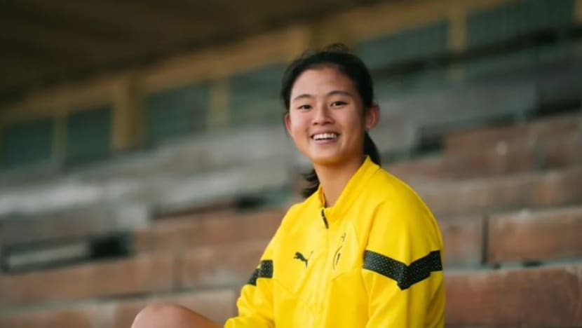 Pemain bola sepak SG sertai pasukan wanita kelab Jerman Borussia Dortmund, tangguh pengajian demi buru kerjaya