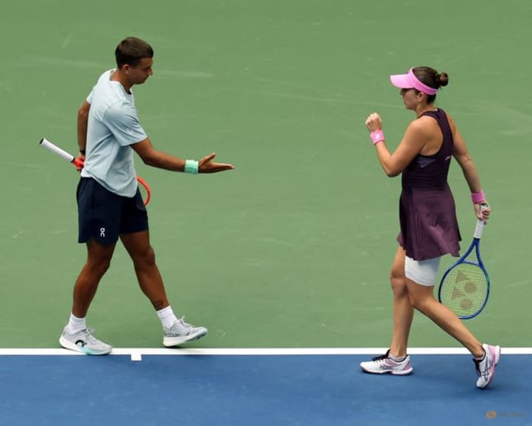 Williams, Alcaraz exit US Open mixed doubles, married Monfils, Svitolina advance