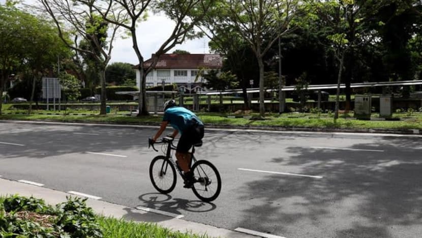Pengayuh basikal didenda S$1,500 bertembung dengan pejalan kaki selepas langgar lampu kuning