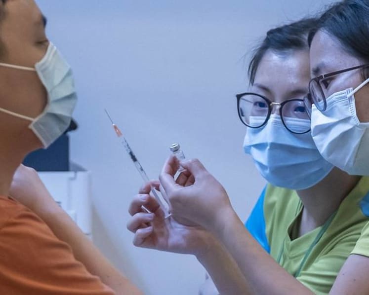 Hong Kong kicks off COVID-19 vaccinations with Sinovac jab