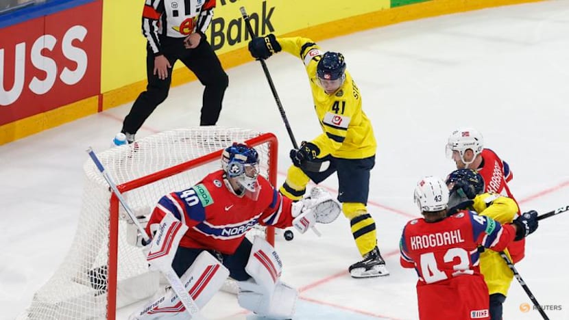Ice hockey-Norway stun Sweden after 15 years to boost playoff hopes at World Championship