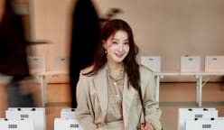 South Korean actress Lee Si-young divorces husband after eight years of marriage 