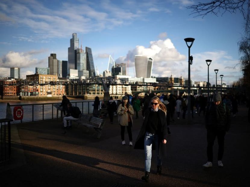 Students sue UK universities for pandemic disruptions, citing poor quality of teaching, lack of access to facilities Students sue UK universities for pandemic disruptions, citing poor quality of teaching, lack of access to facilities