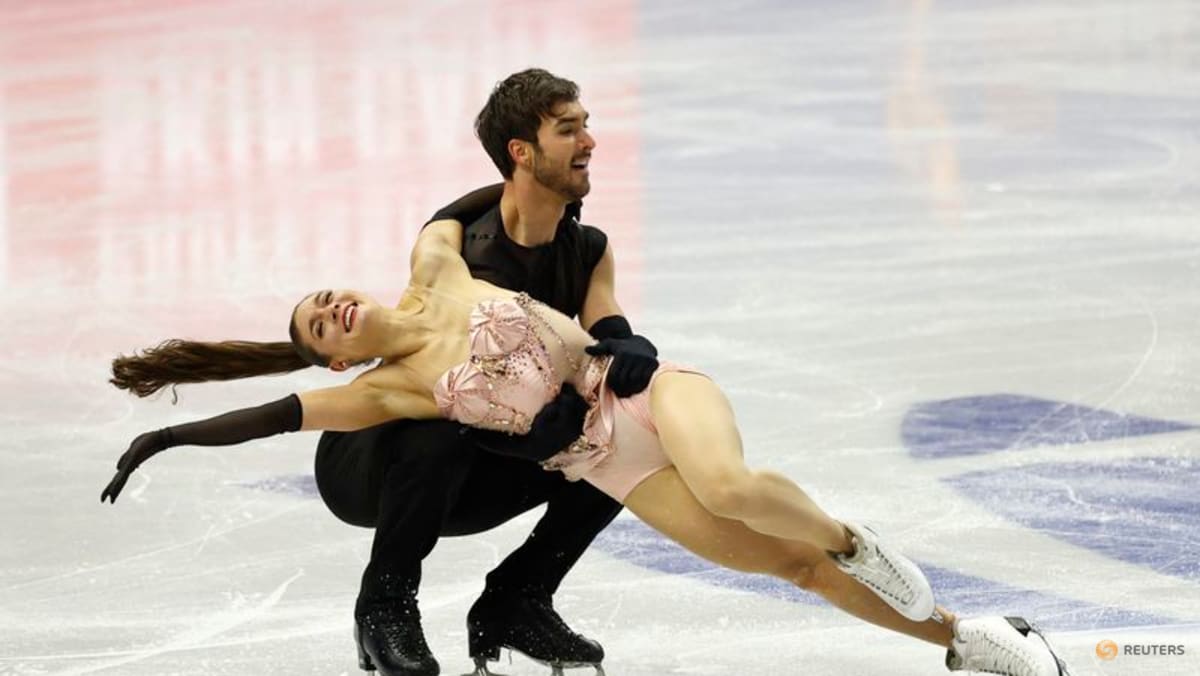 Figure skating-Fournier Beaudry and Cizeron on pace for world ice dance title in debut season