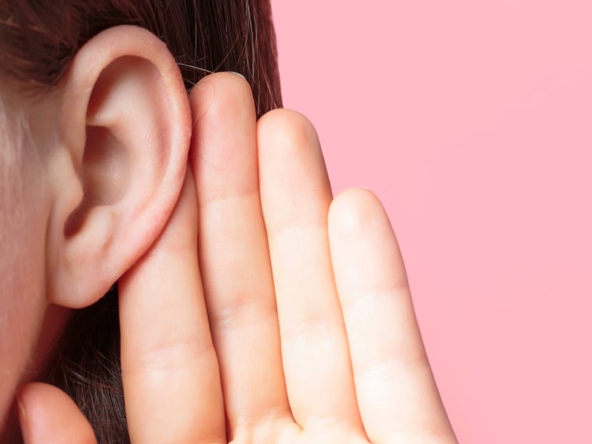 Why do some people hear a constant ringing in their ears? Is it normal? Why do some people hear a constant ringing in their ears? Is it normal?