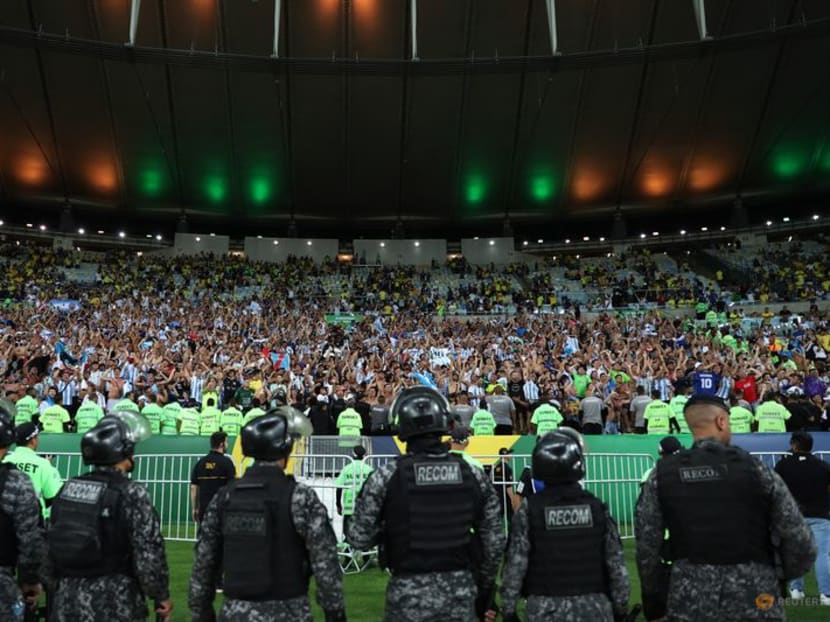 Soccer-Argentina hand Brazil third straight loss after crowd trouble at Maracana