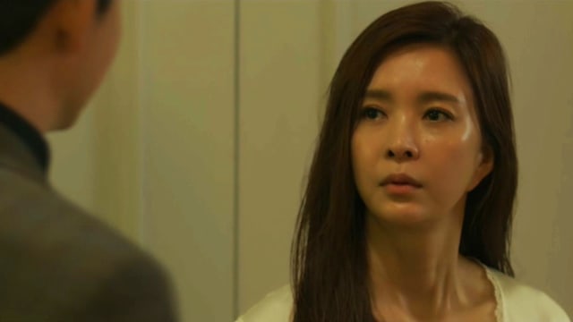 假面的女王（第12集）：裕静下跪拜托在怡