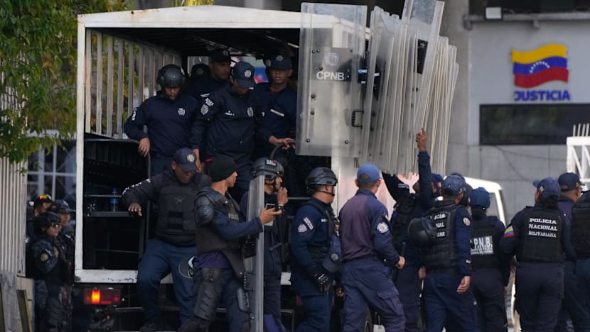 Top Venezuelan official says a 'significant number' of prisoners will be released as a gesture to 'seek peace'