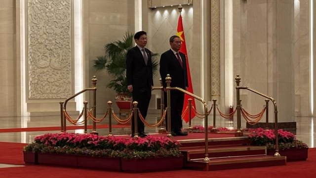 中国总理李强在人民大会堂为黄总理举行欢迎仪式