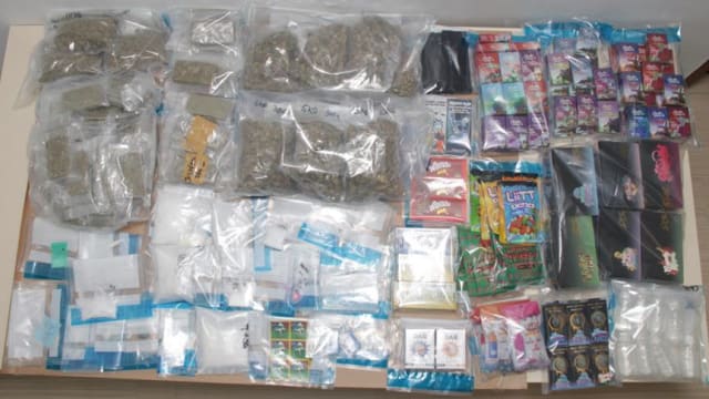 肃毒局起获市值近62万元毒品 四人被捕